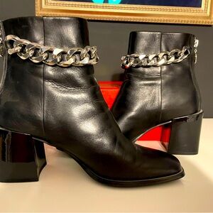 S*T*U*N*N*I*N*G BIKER BOOTS from the Wishbone Collection!